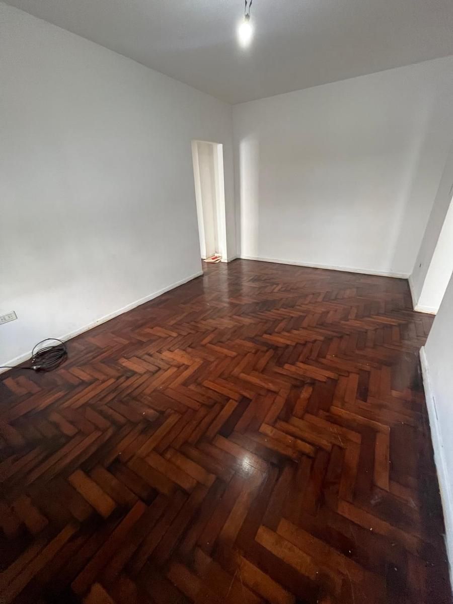 LUIS SAENZ PEÑA 1800 · Constitución — foto 5