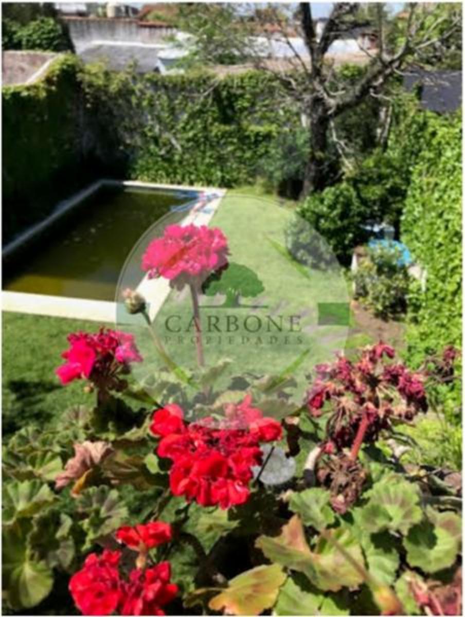 Miranda al 900  CHALET EN BUEN ESTADO (COCHERA, JARDÍN, QUINCHO, PISCINA) · Hurlingham — foto 13