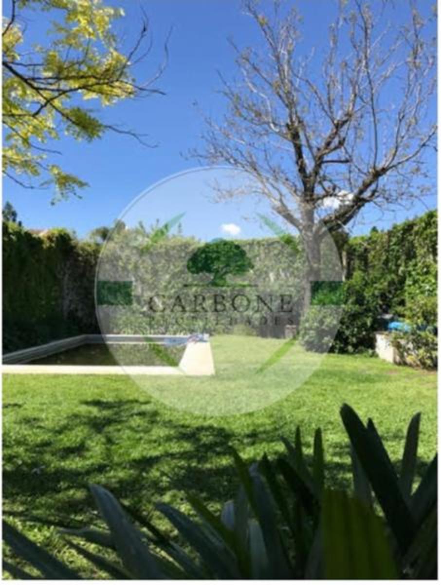 Miranda al 900  CHALET EN BUEN ESTADO (COCHERA, JARDÍN, QUINCHO, PISCINA) · Hurlingham — foto 4
