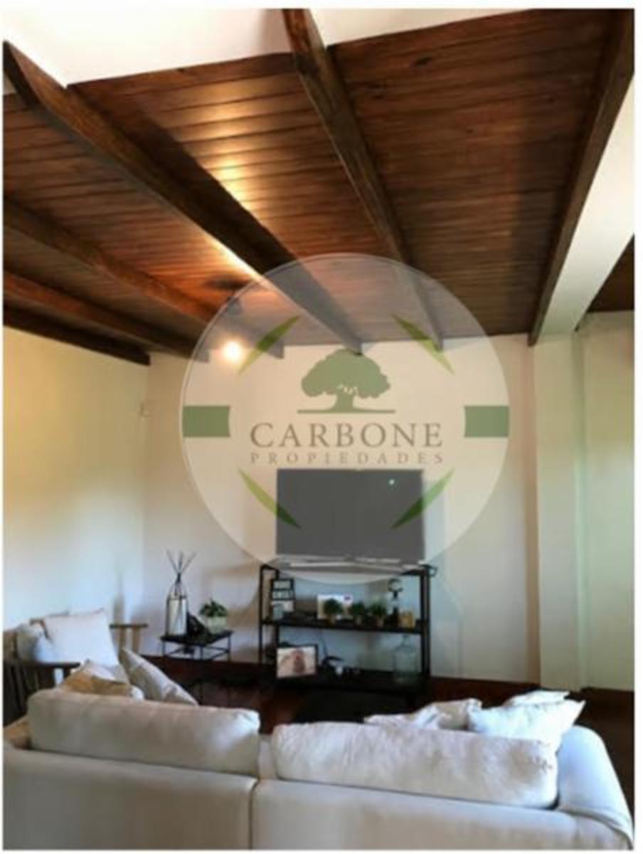 Miranda al 900  CHALET EN BUEN ESTADO (COCHERA, JARDÍN, QUINCHO, PISCINA) · Hurlingham — foto 9