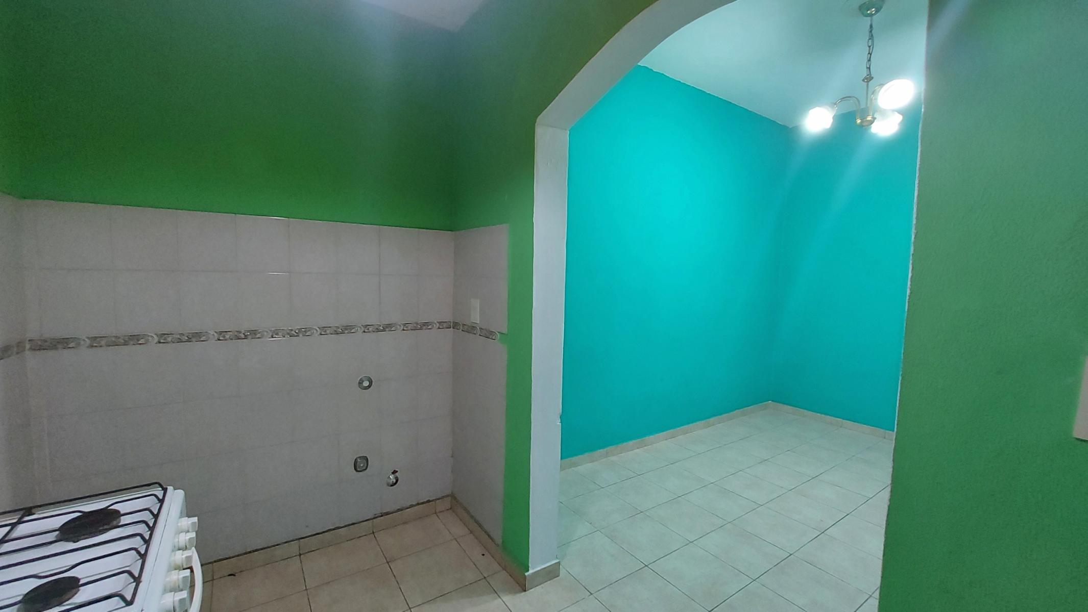 Juan José Castaño 925 · Morón — foto 5
