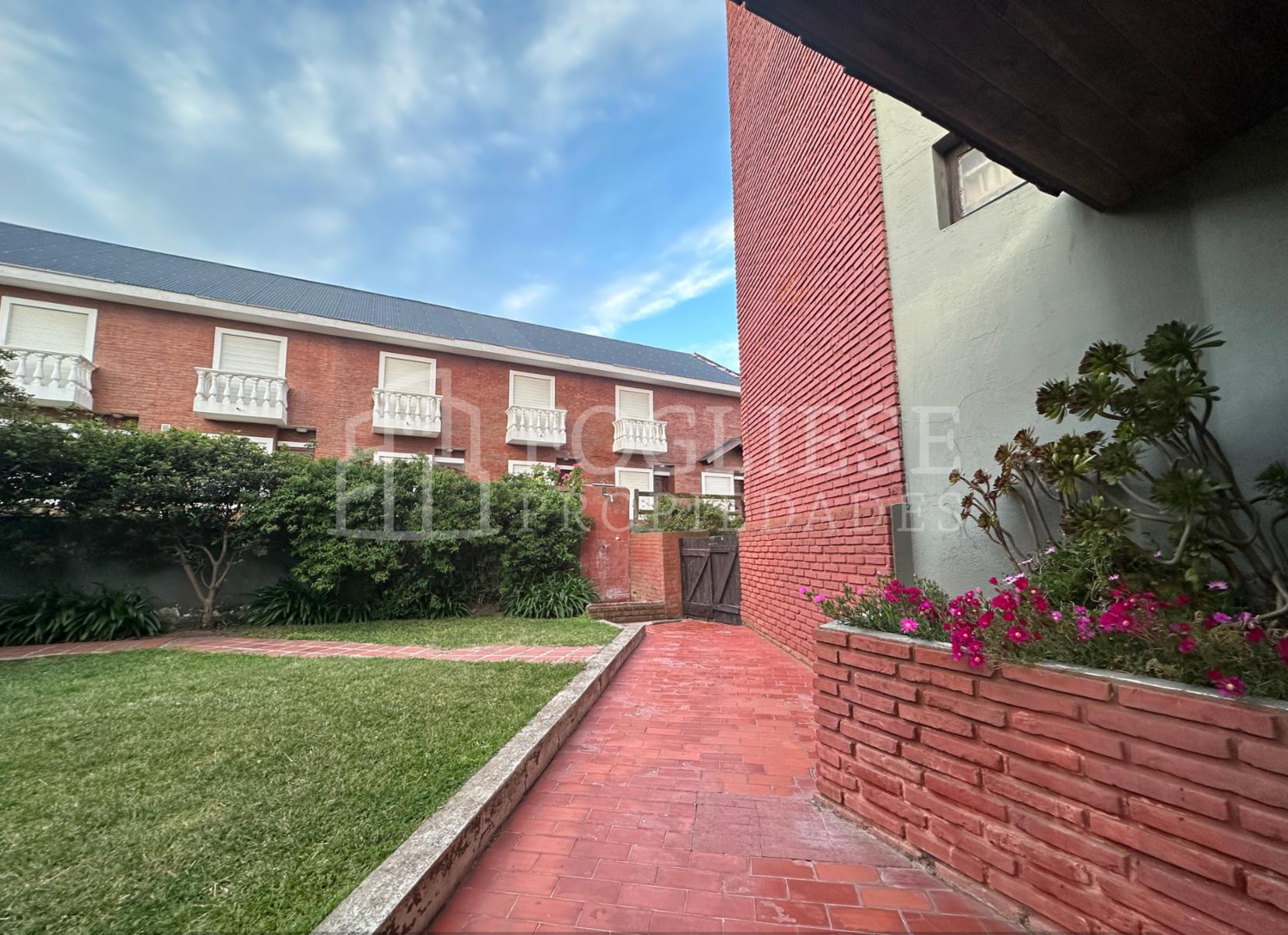Avenida 1 entre Paseos 146 y 147 · Villa Gesell — foto 26