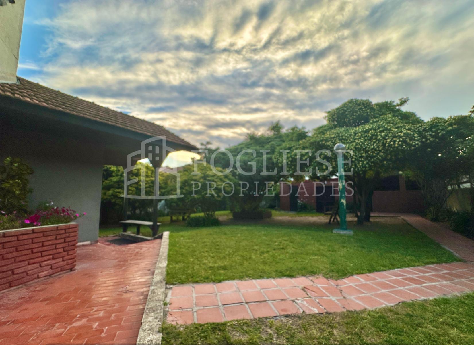 Avenida 1 entre Paseos 146 y 147 · Villa Gesell — foto 4