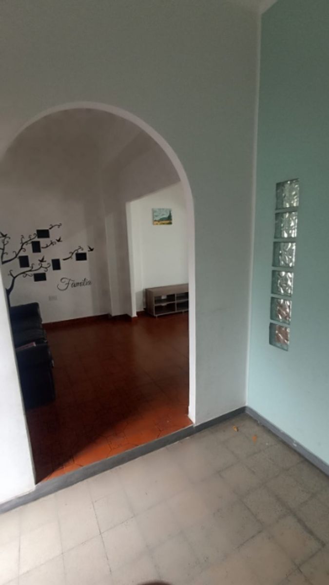 Constituyentes 1052 · Morón — foto 5