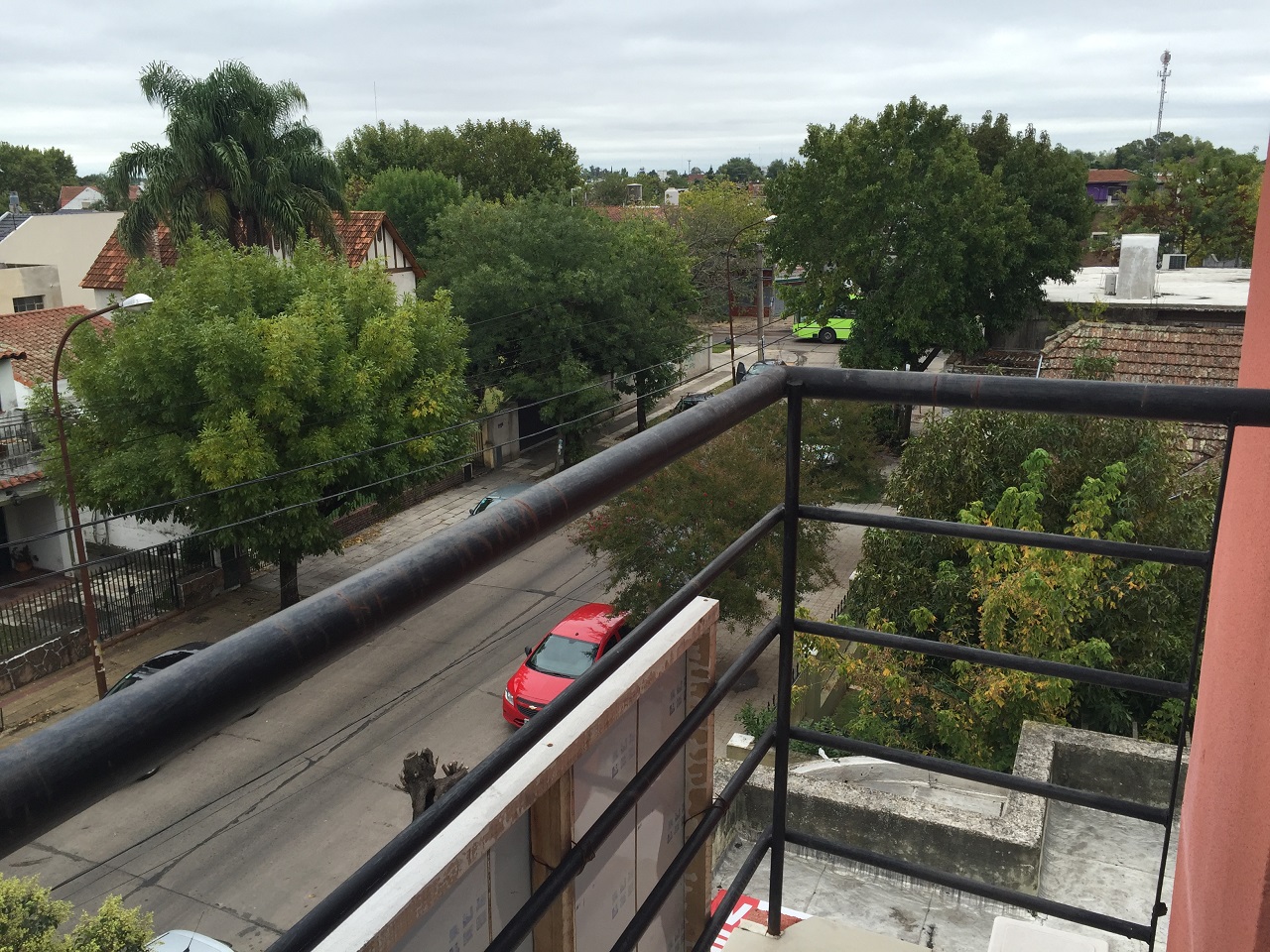 Anatole France 2701 · Morón — foto 12