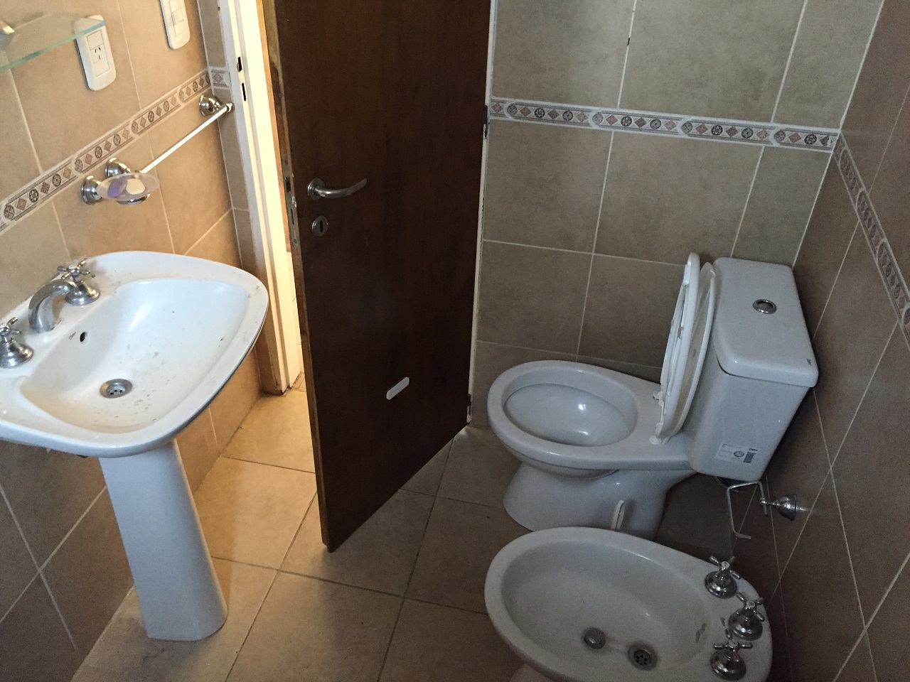 Anatole France 2701 · Morón — foto 15