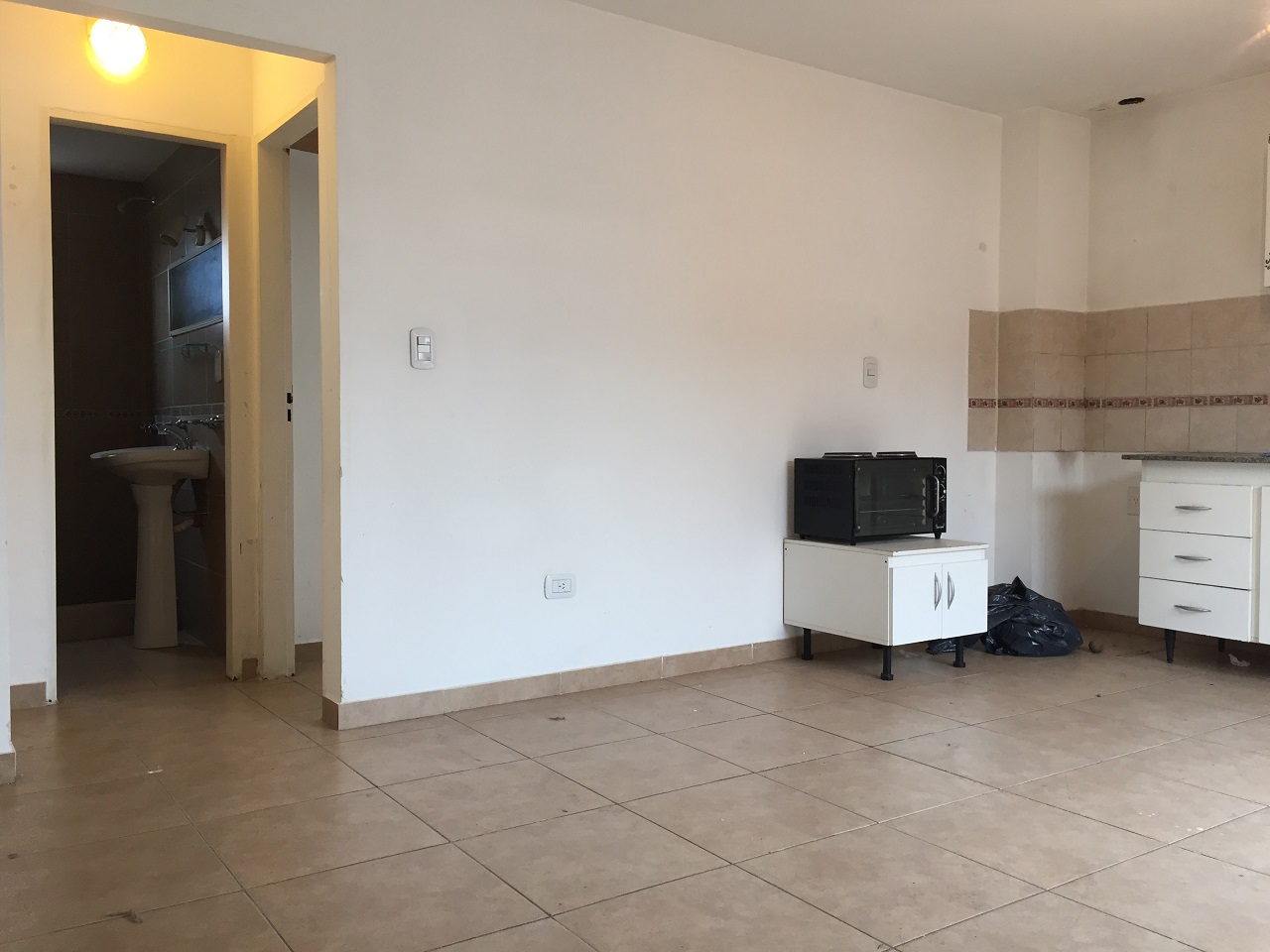 Anatole France 2701 · Morón — foto 17