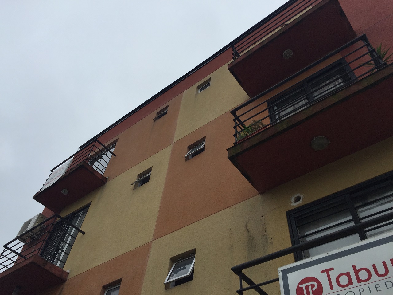 Anatole France 2701 · Morón — foto 3