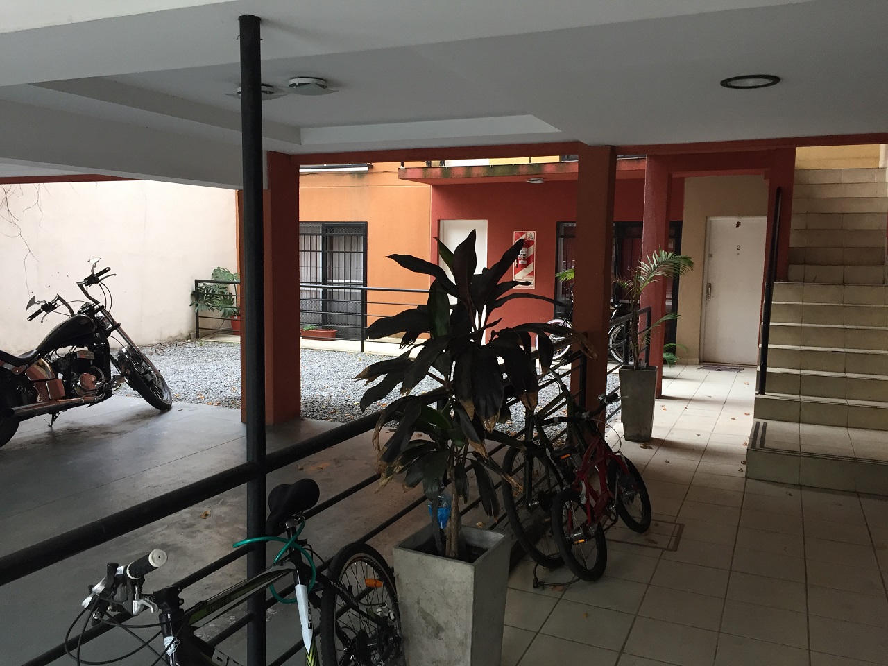 Anatole France 2701 · Morón — foto 4