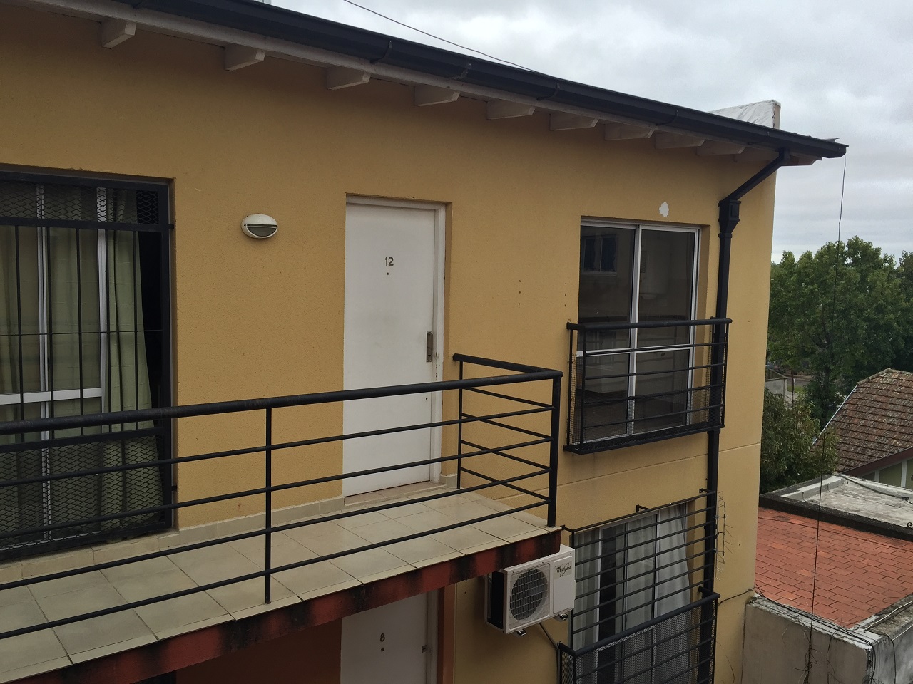 Anatole France 2701 · Morón — foto 6