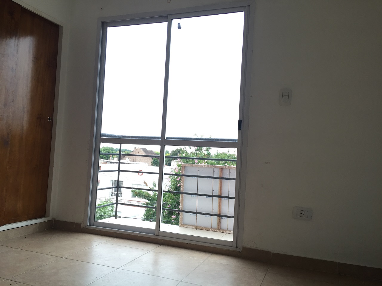 Anatole France 2701 · Morón — foto 9