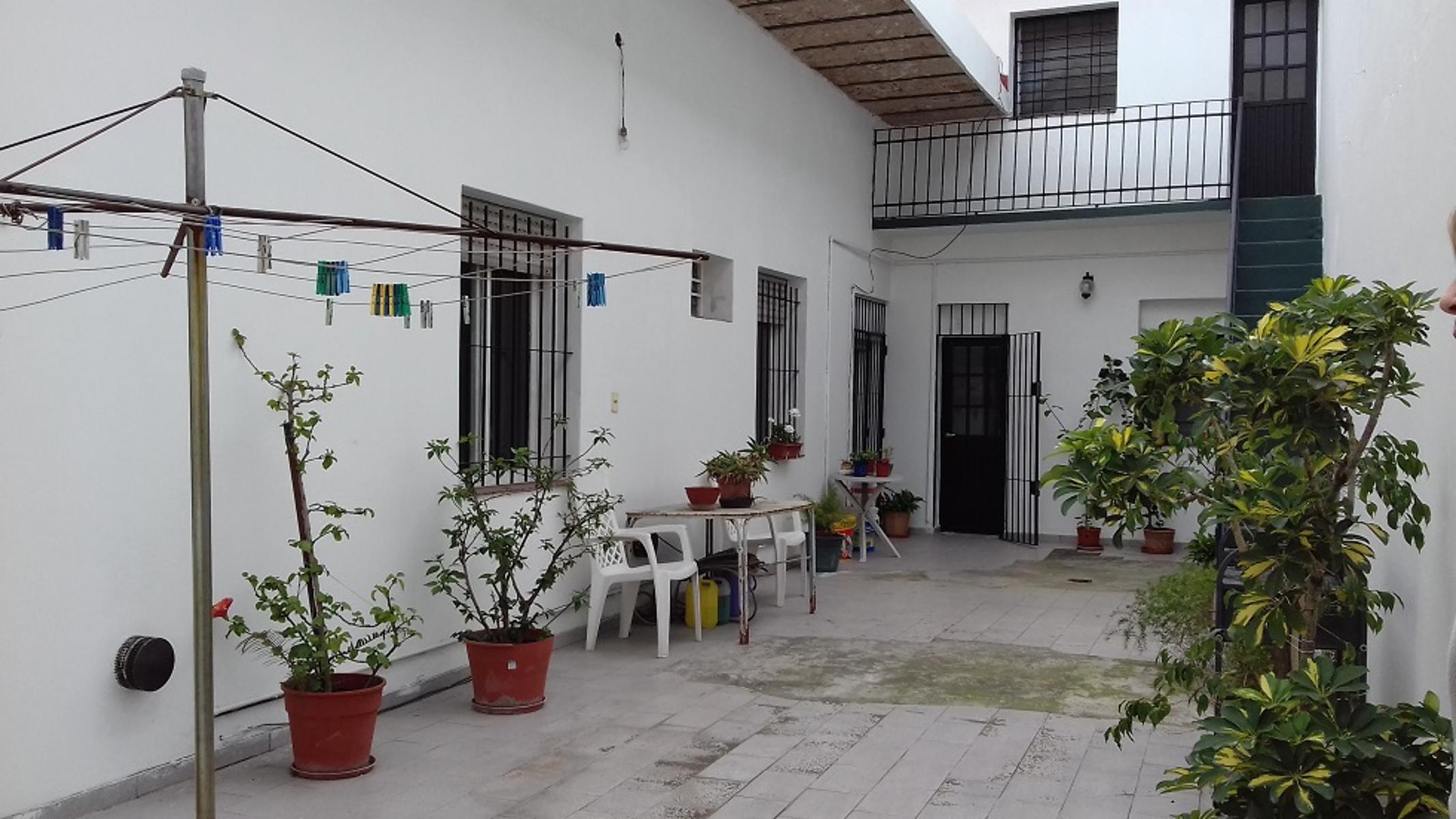 Avda. Rivadavia 7700 · Floresta — foto 3