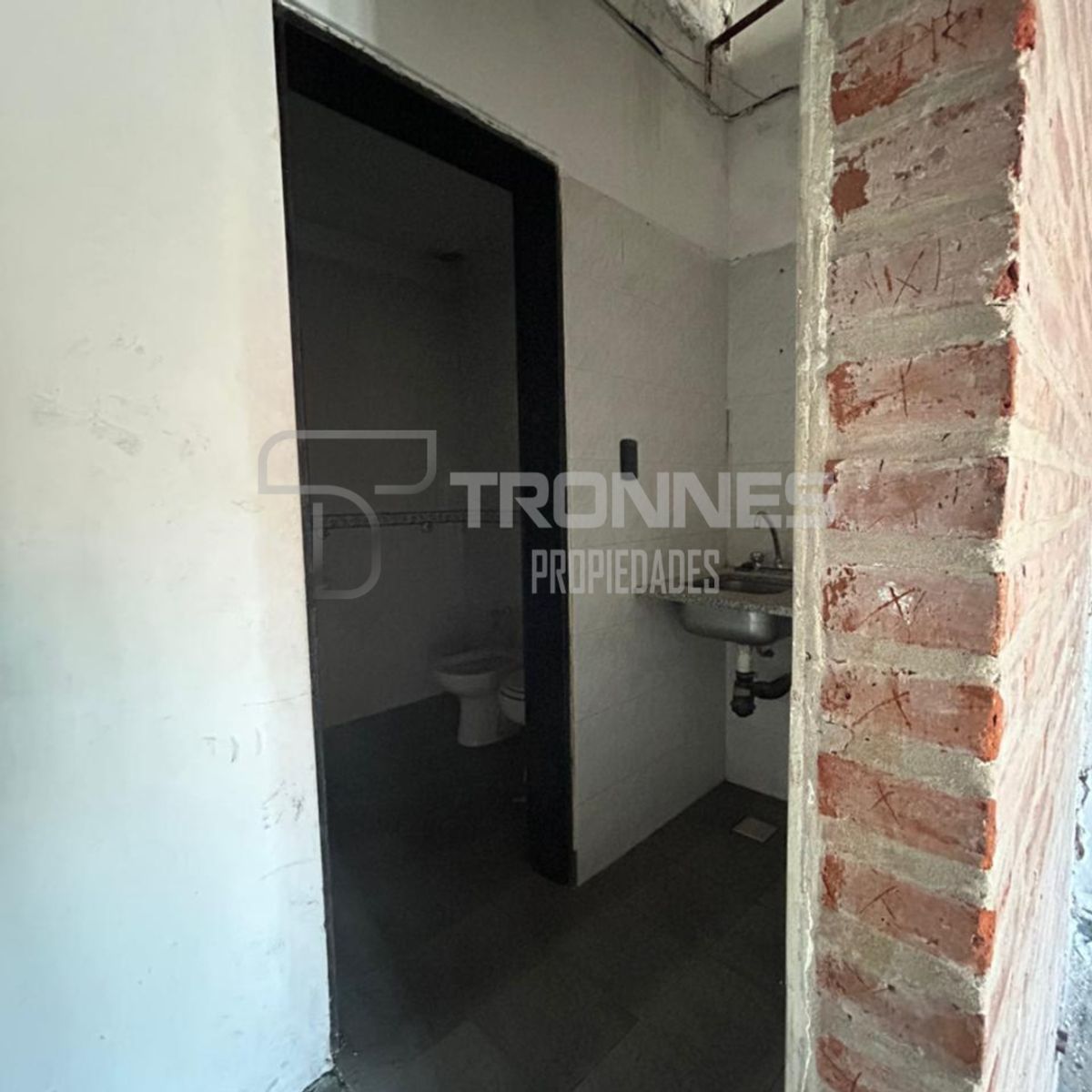 Almeyra 2469 · Lanús — foto 13