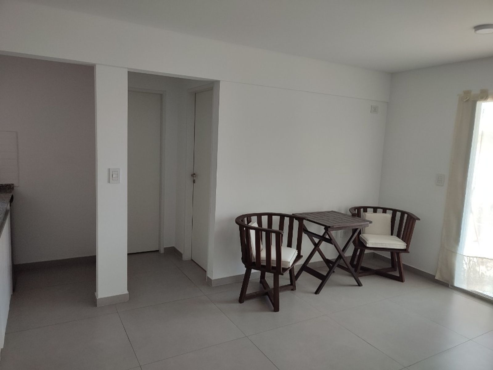 La Roche 561 3 C · Morón — foto 3