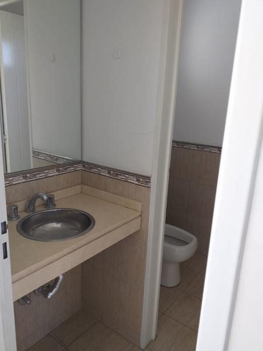 Almirante Brown 3264 · Almirante Brown — foto 16