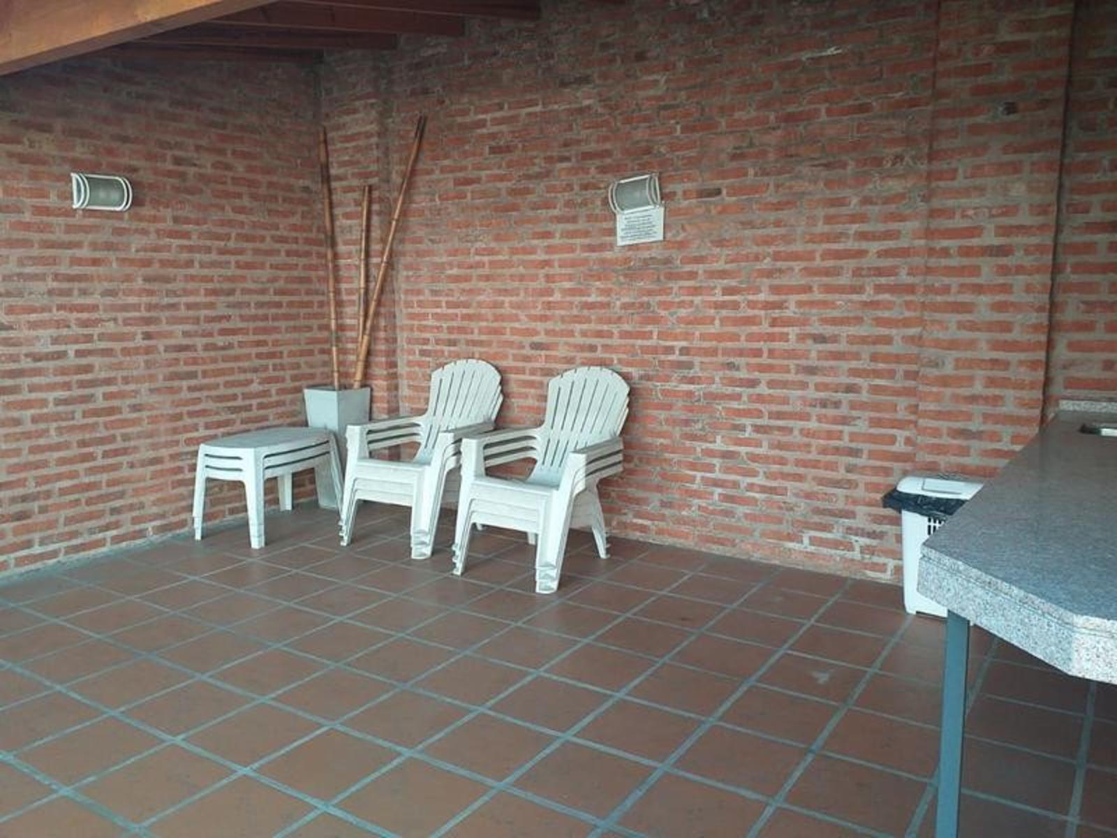 Almirante Brown 3264 · Almirante Brown — foto 4