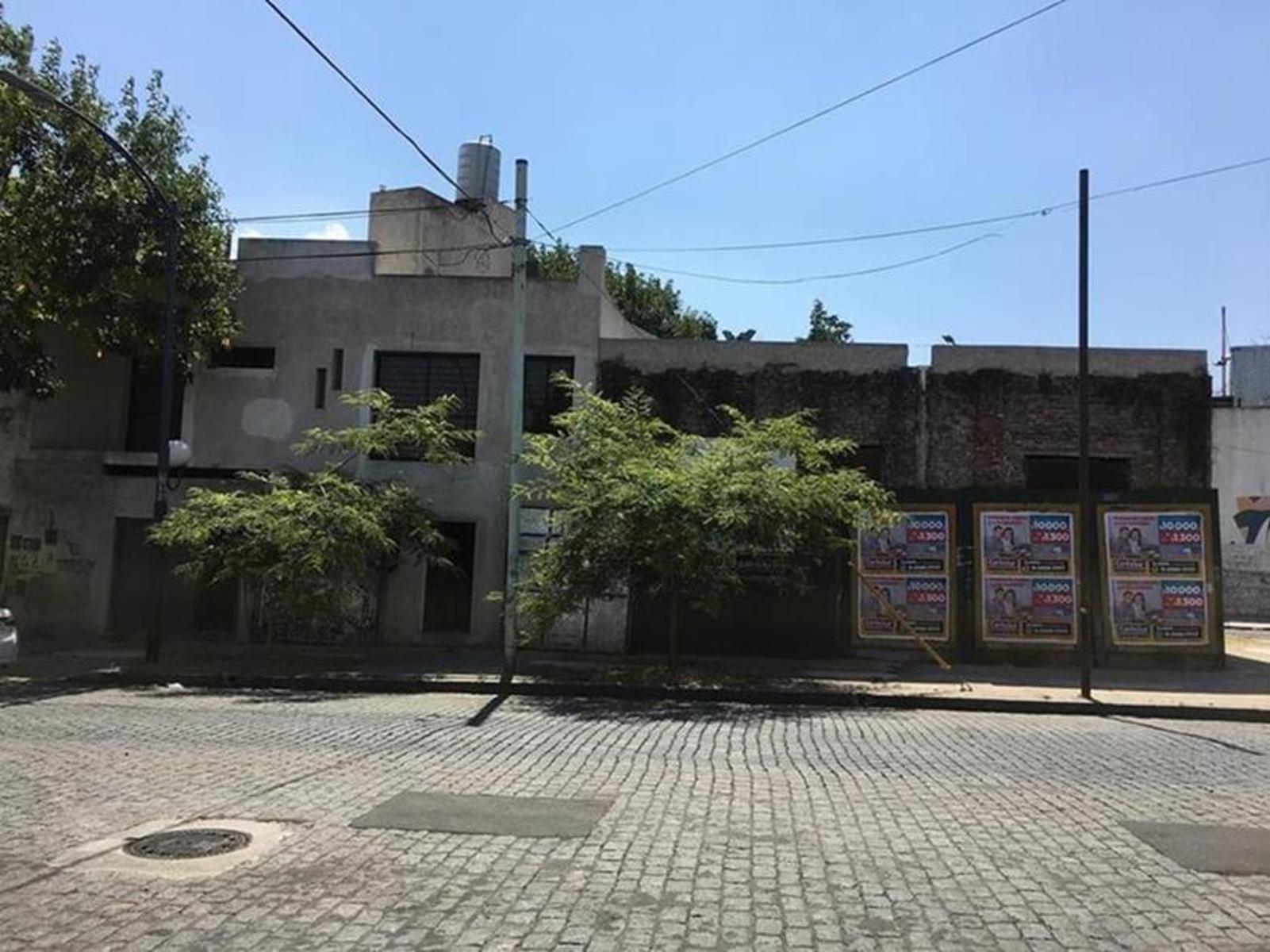 francisco bilbao 2701 · Flores — foto 5