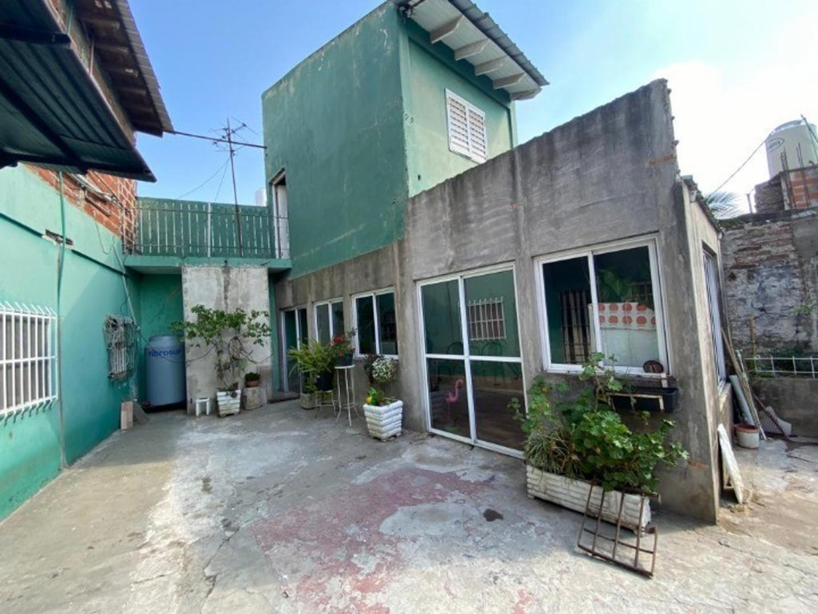 Japon 557 · La Matanza — foto 14