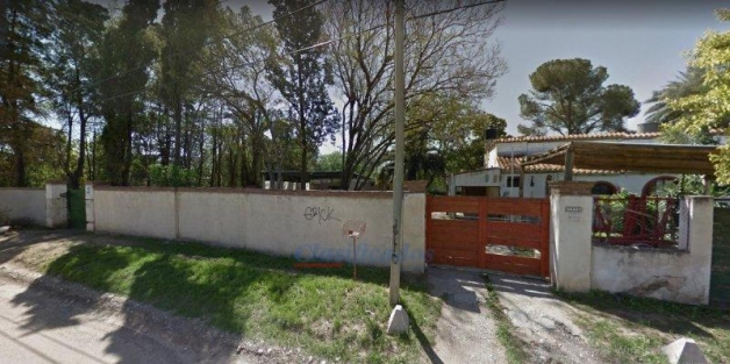 VENDO AMPLIO TERRENO CON 2 CASAS IDEAL PROYECTO DE INVERION EN ARGUELLO
