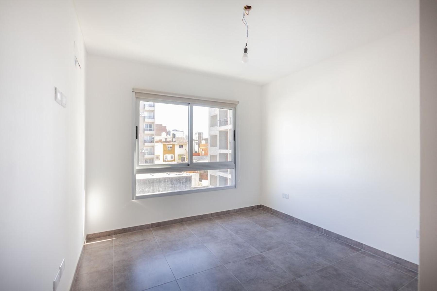 pellegrini 1300 · Morón — foto 15