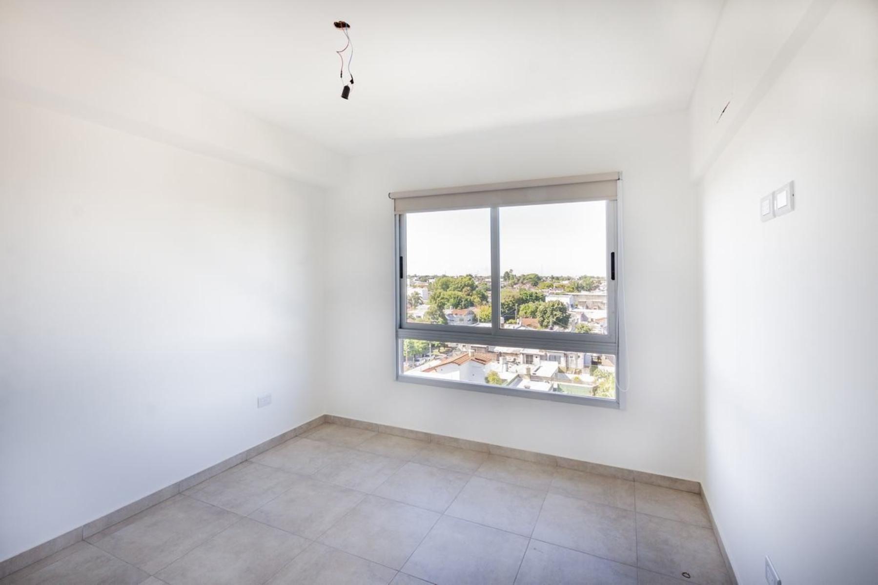 pellegrini 1300 · Morón — foto 16