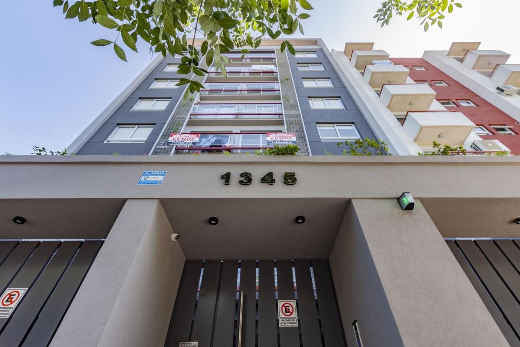 pellegrini 1300 · Morón — foto 3