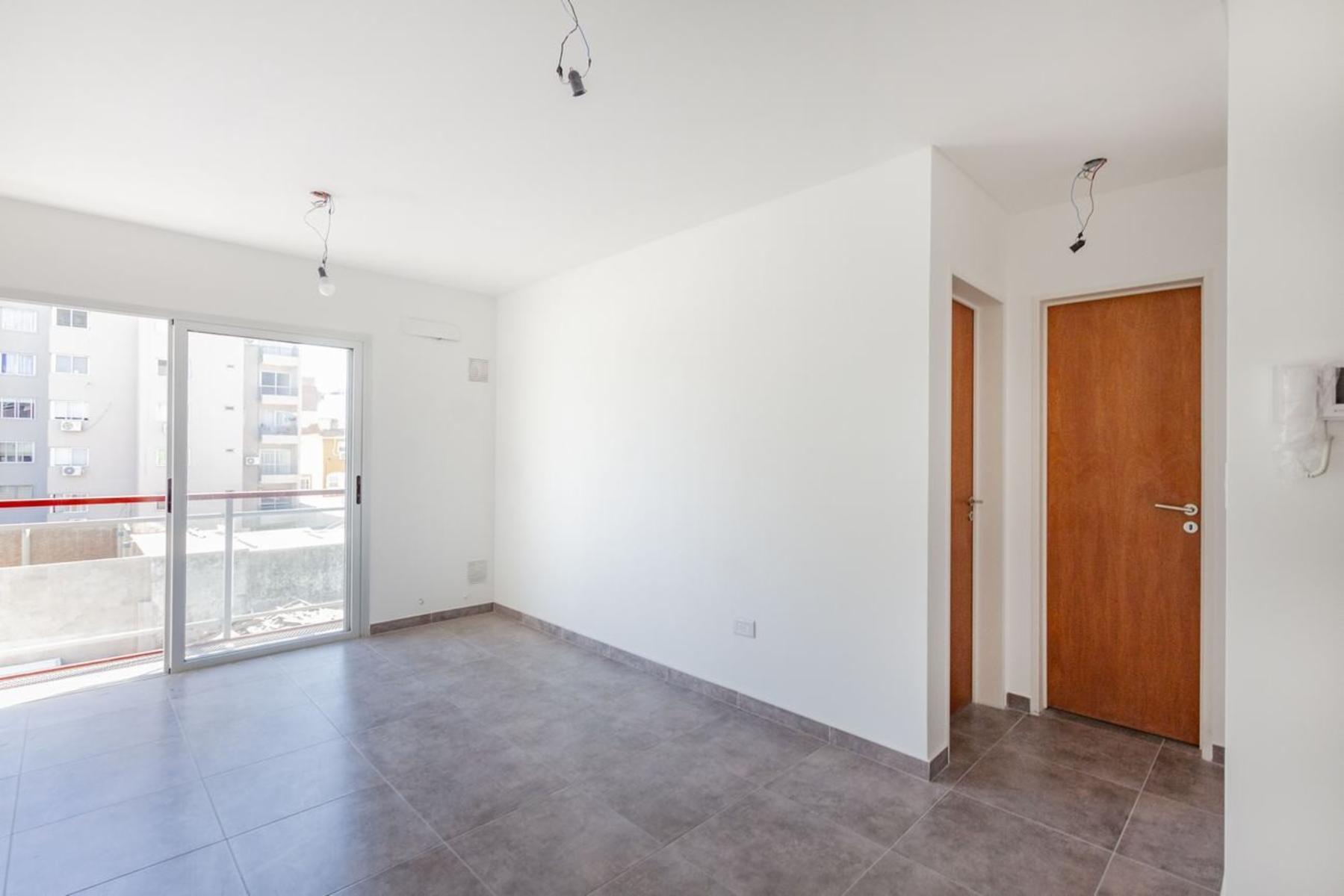 pellegrini 1300 · Morón — foto 7