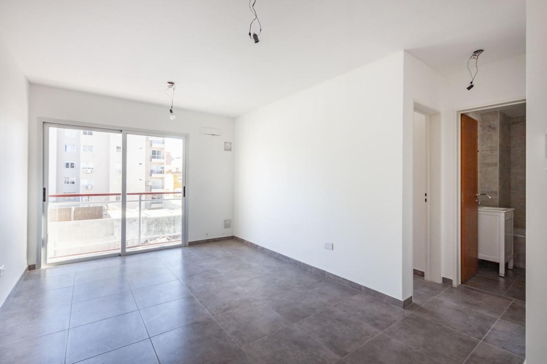 pellegrini 1300 · Morón — foto 8