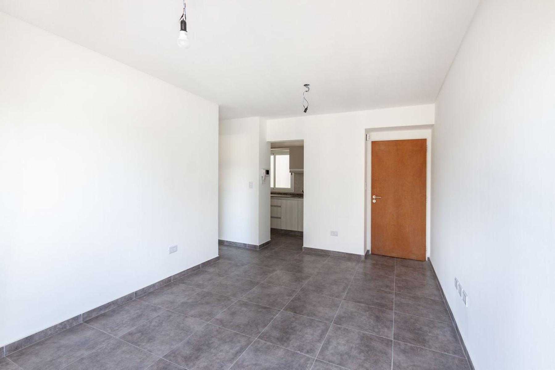 pellegrini 1300 · Morón — foto 10