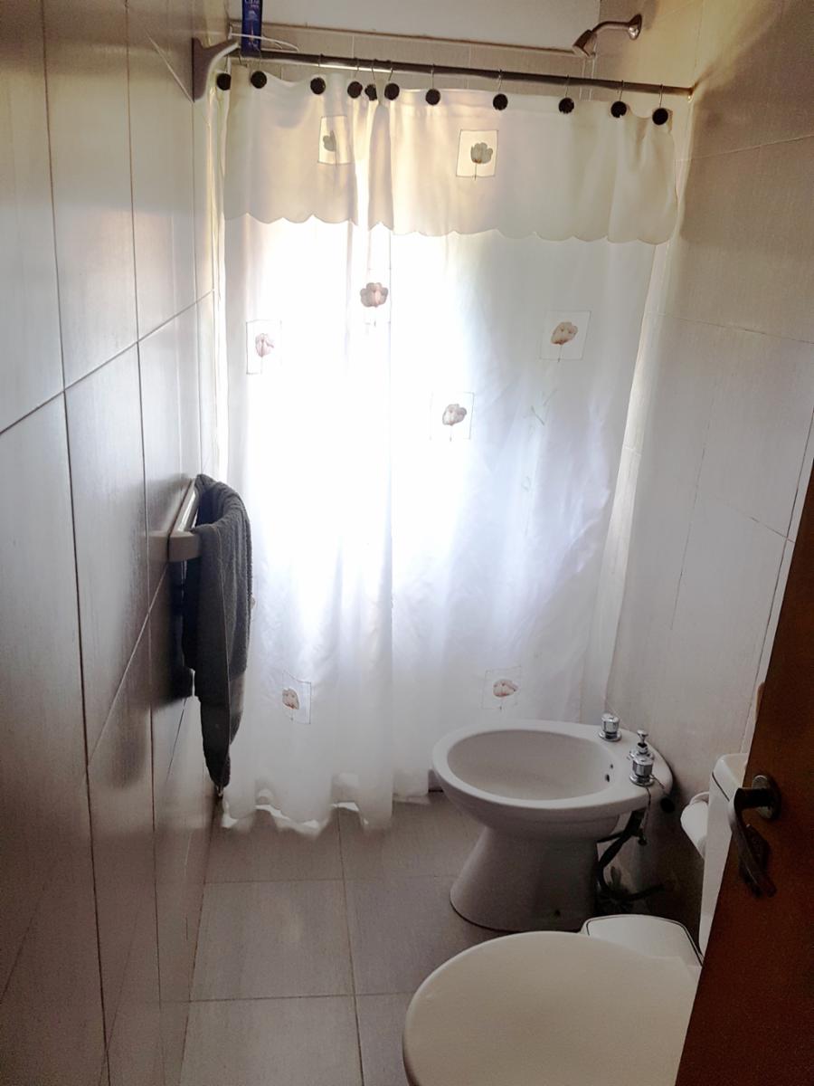 IMPECABLE CASA MAS DEPART. ZONA BALNEARIOS DE CARLOS PAZ · Punilla — foto 9