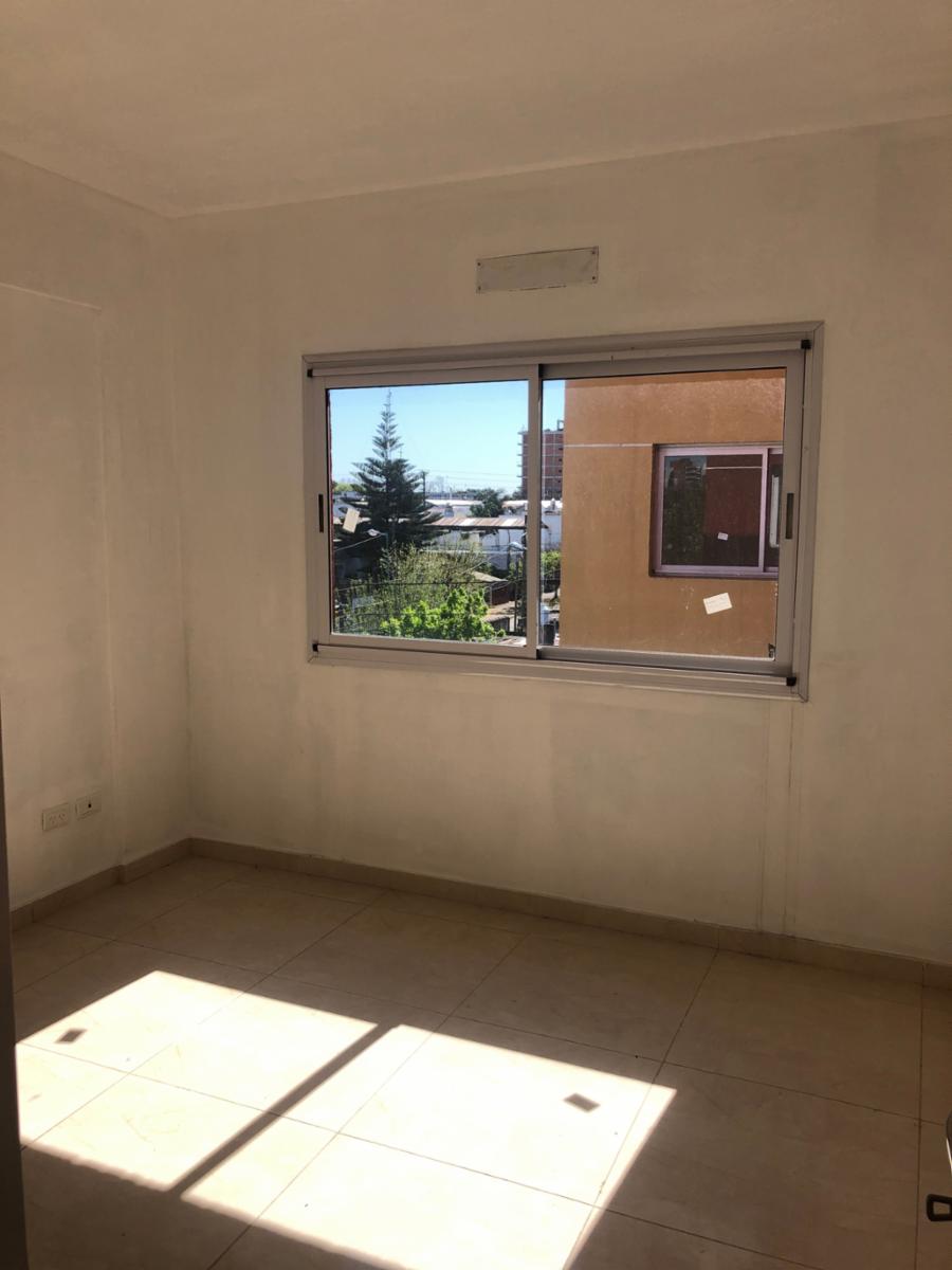 Castelli 269 · Morón — foto 21