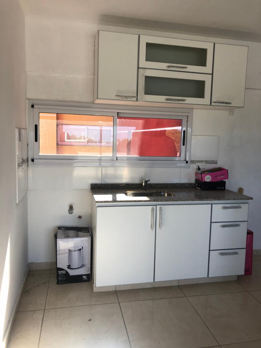 Castelli 269 · Morón — foto 6