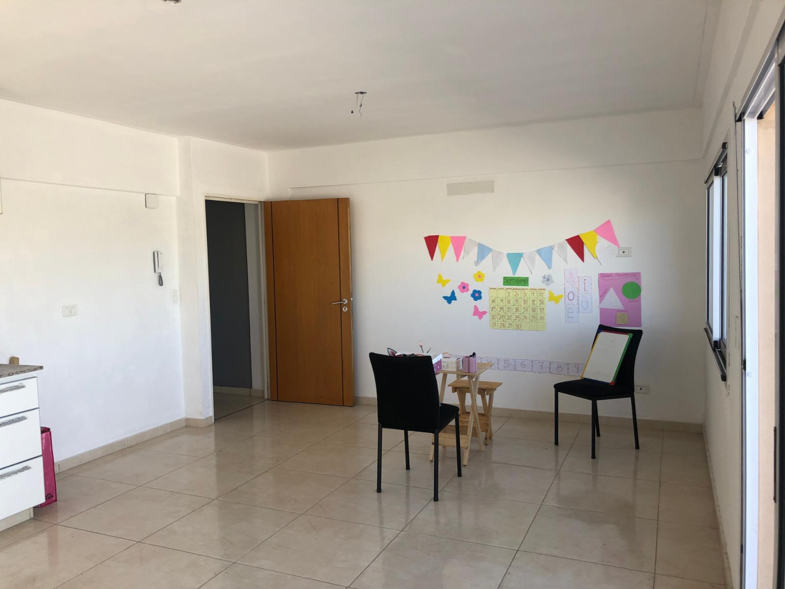 Castelli 269 · Morón — foto 10