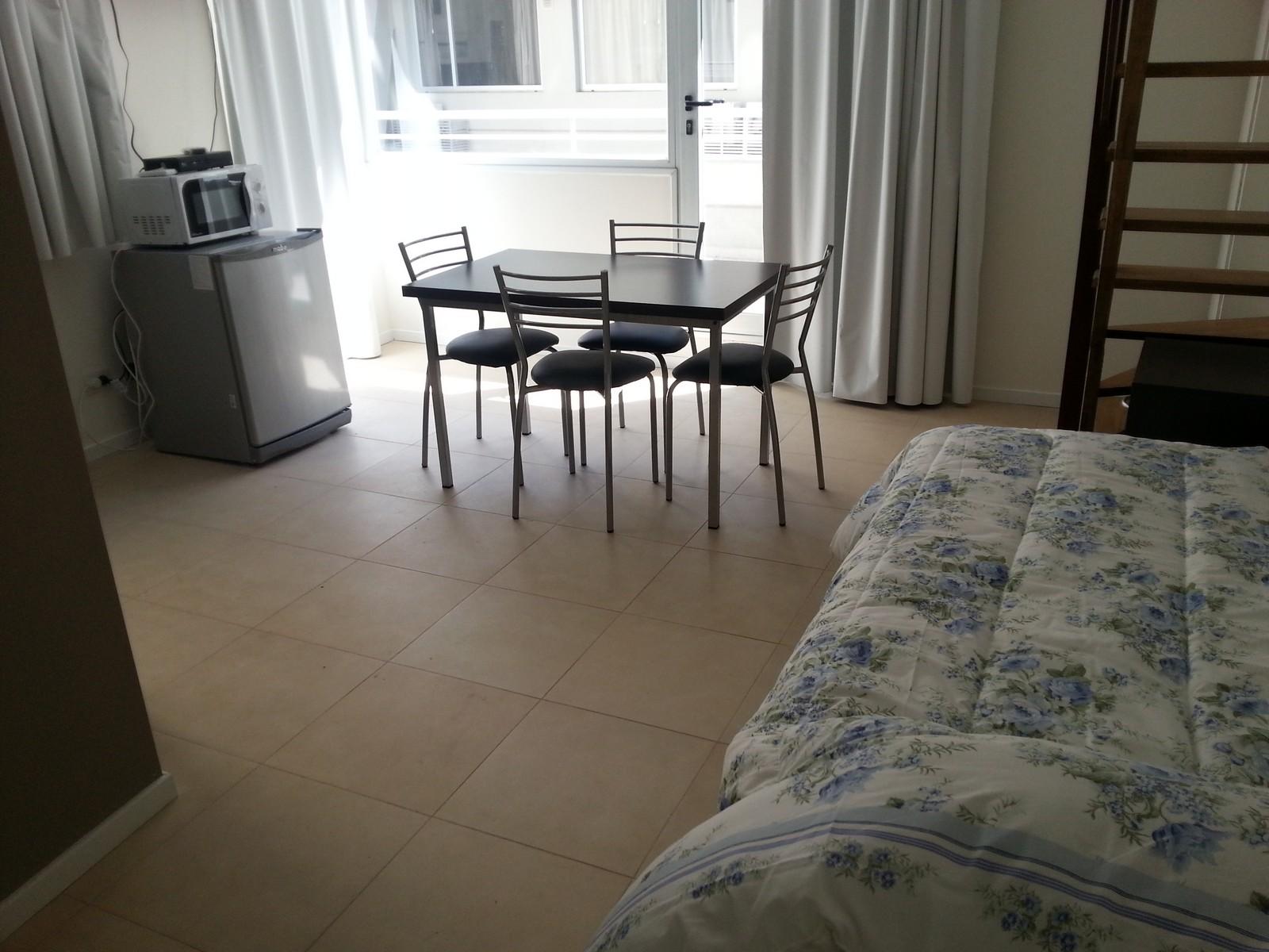 3 amb en duplex, edificio de categoria. Frente al Hospital