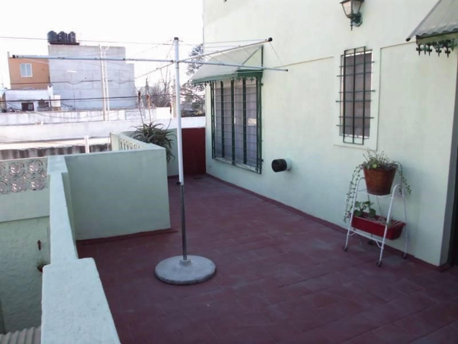 LUGONES 992 · Morón — foto 9