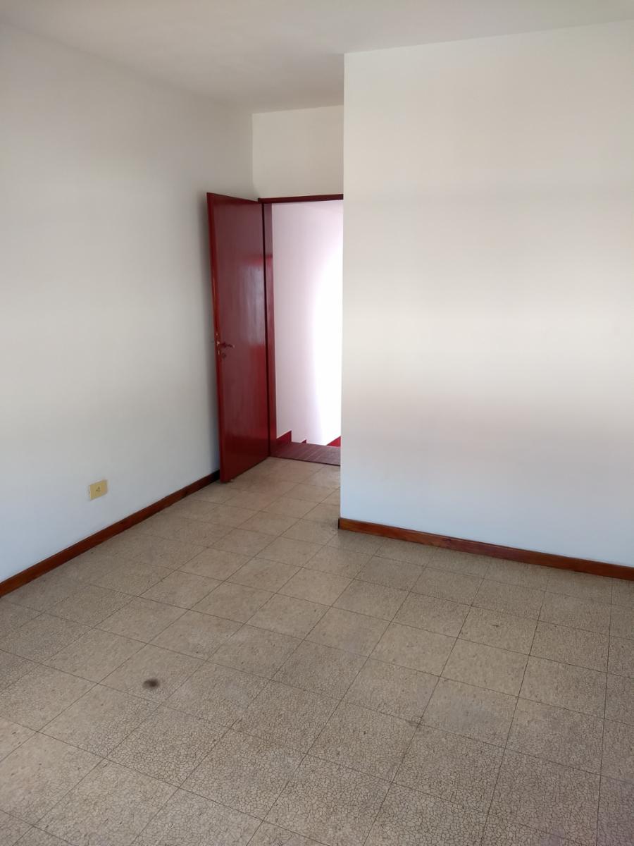 Maestra Rocha Montarce 1591 · Morón — foto 8