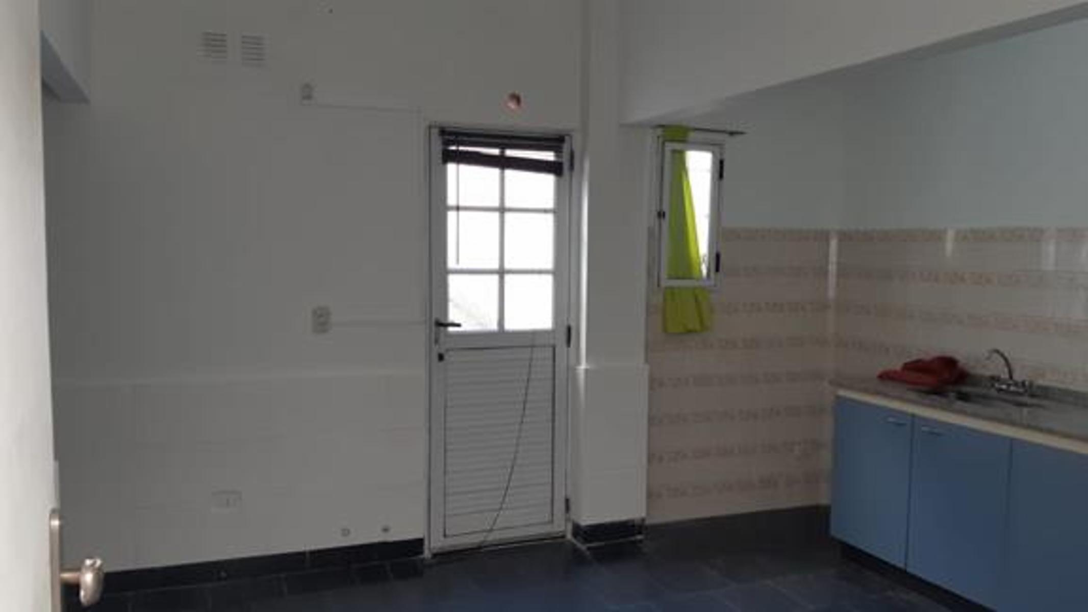 DTO 2 AMBIENTES CON PATIO (CORONEL THORNE 946) C.MADERO