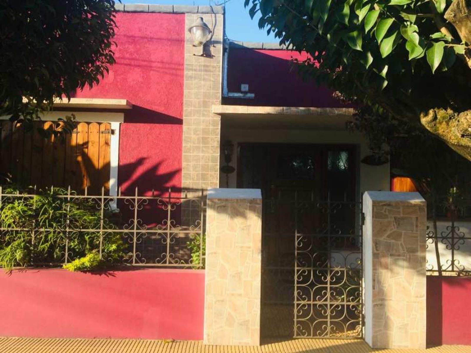 Casa de 3 ambientes-MORON