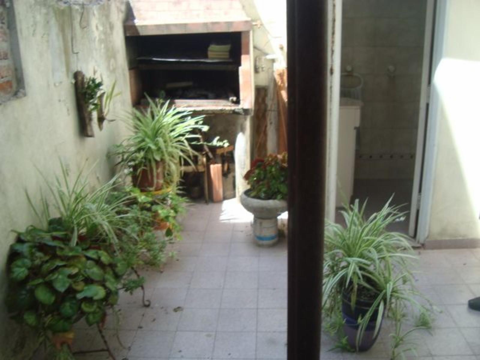 PEDRO GOYENA 390 · Almirante Brown — foto 4