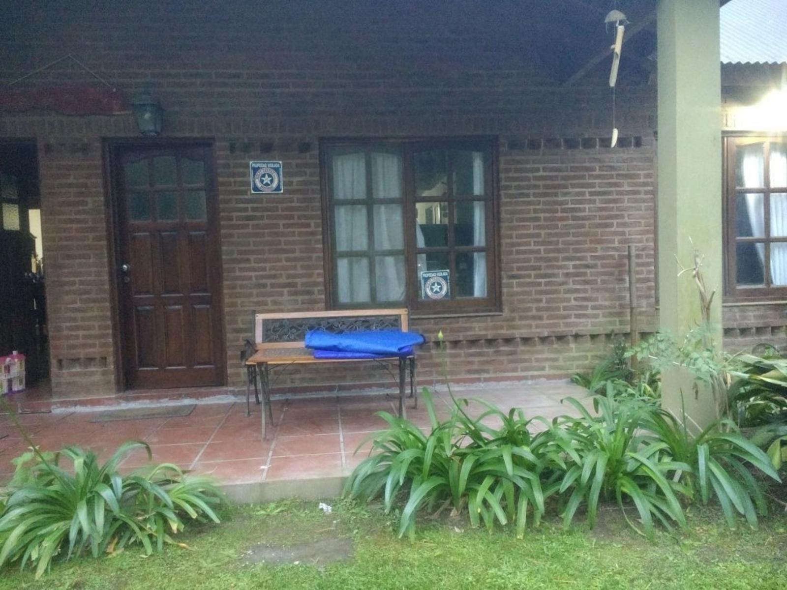 SE VENDE EXCELENTE CASA EN SANTA TERESITA EN LOTE PROPIO