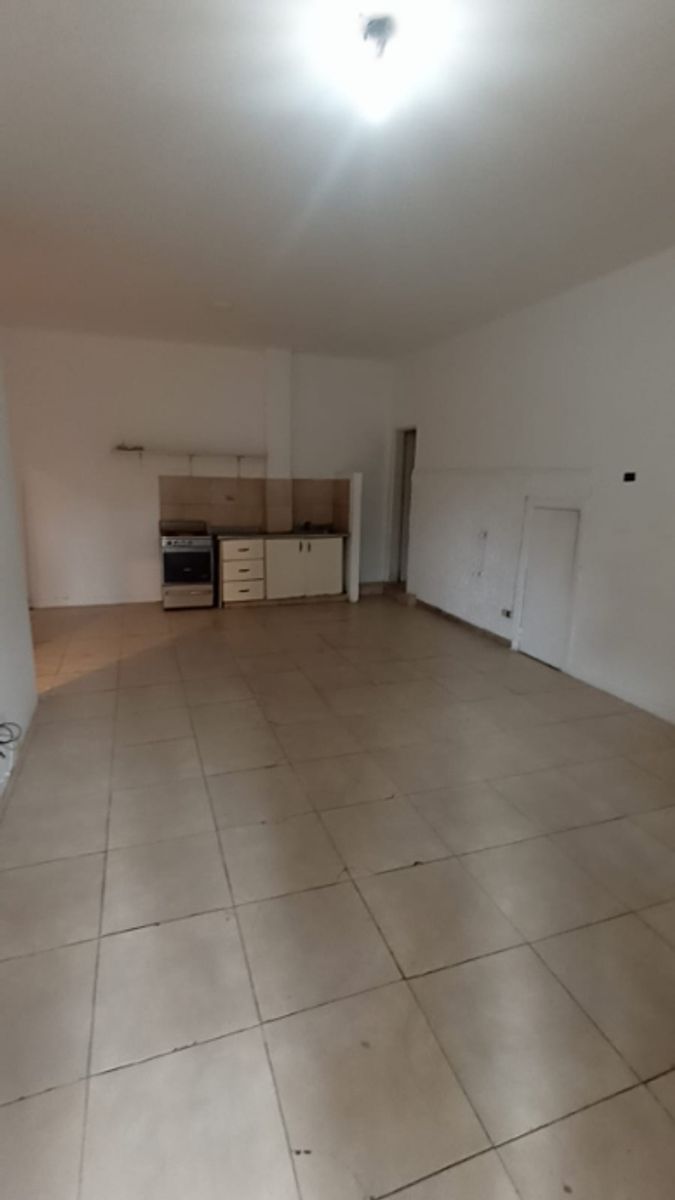 Sucre 1006 · Morón — foto 6