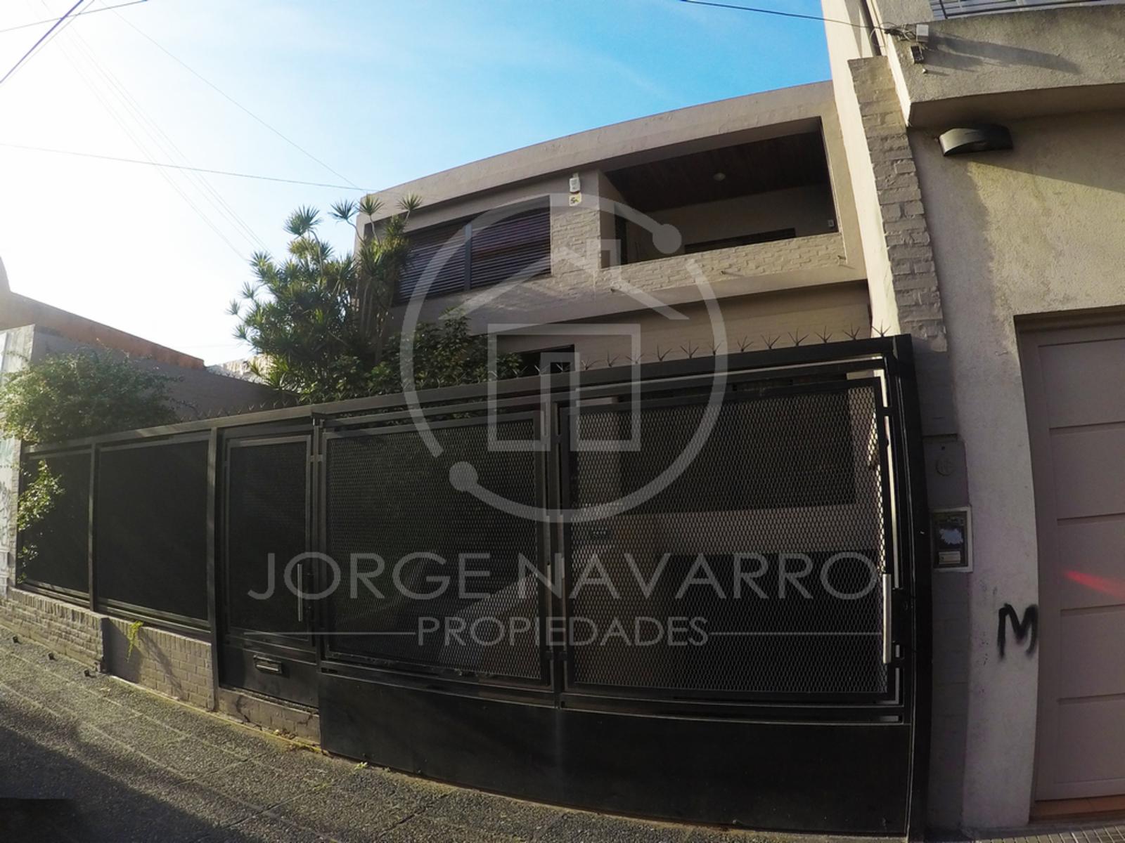 Excelente Casa de 6 Ambientes en San Martin Centro - Salguero 2500