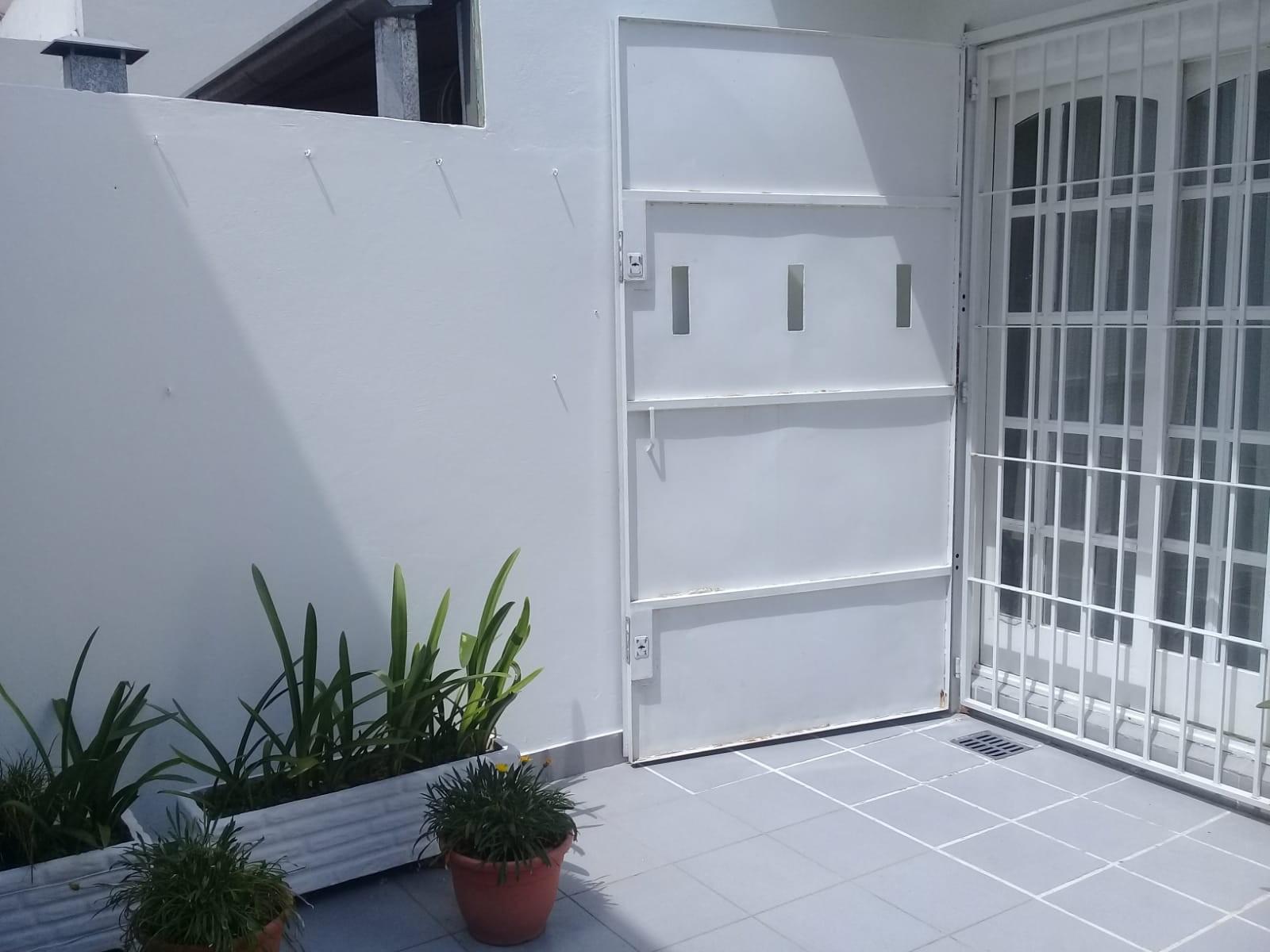French 146 · Morón — foto 13