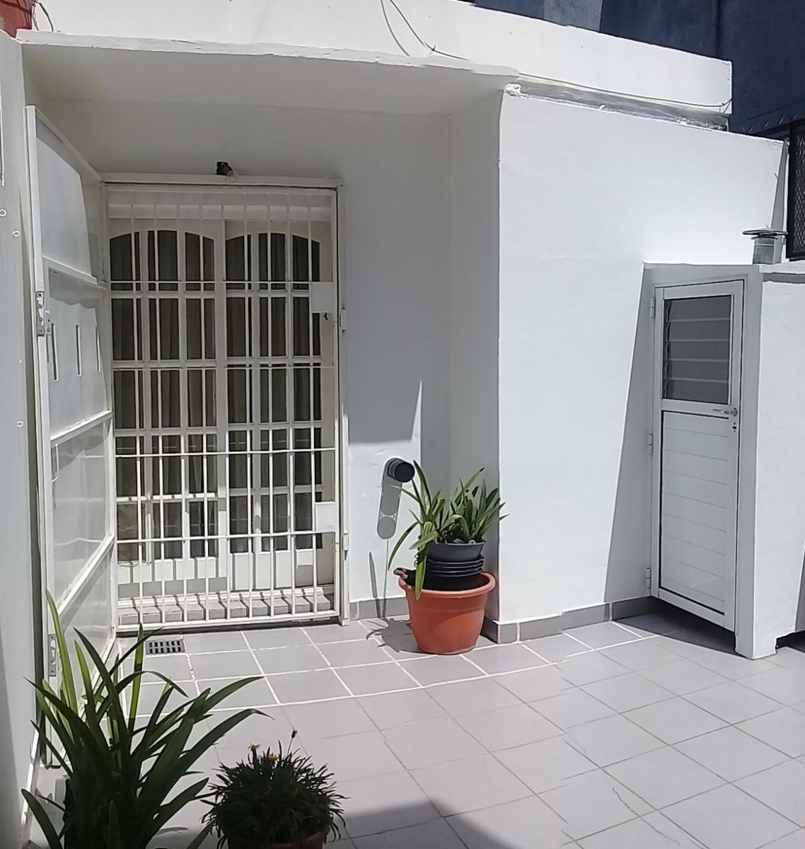 French 146 · Morón — foto 15