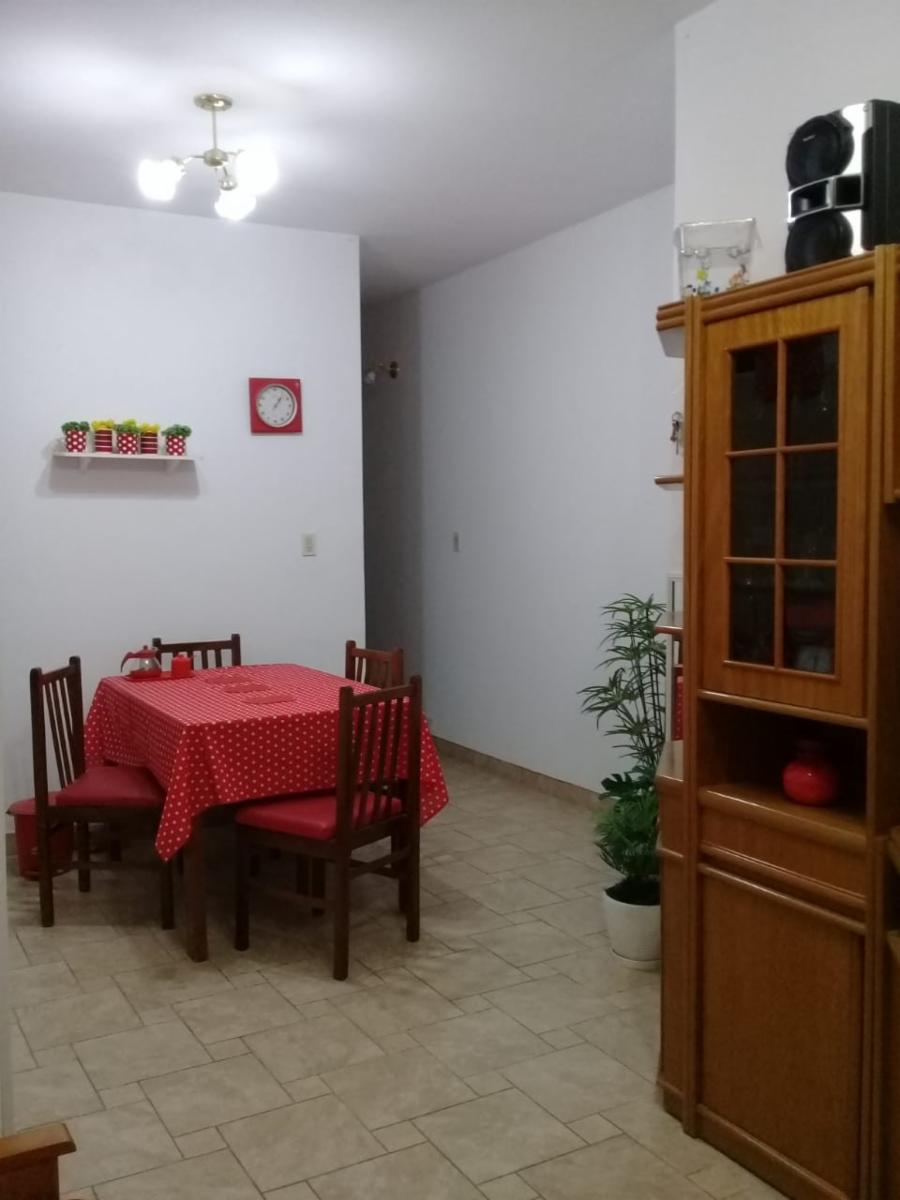 French 146 · Morón — foto 5