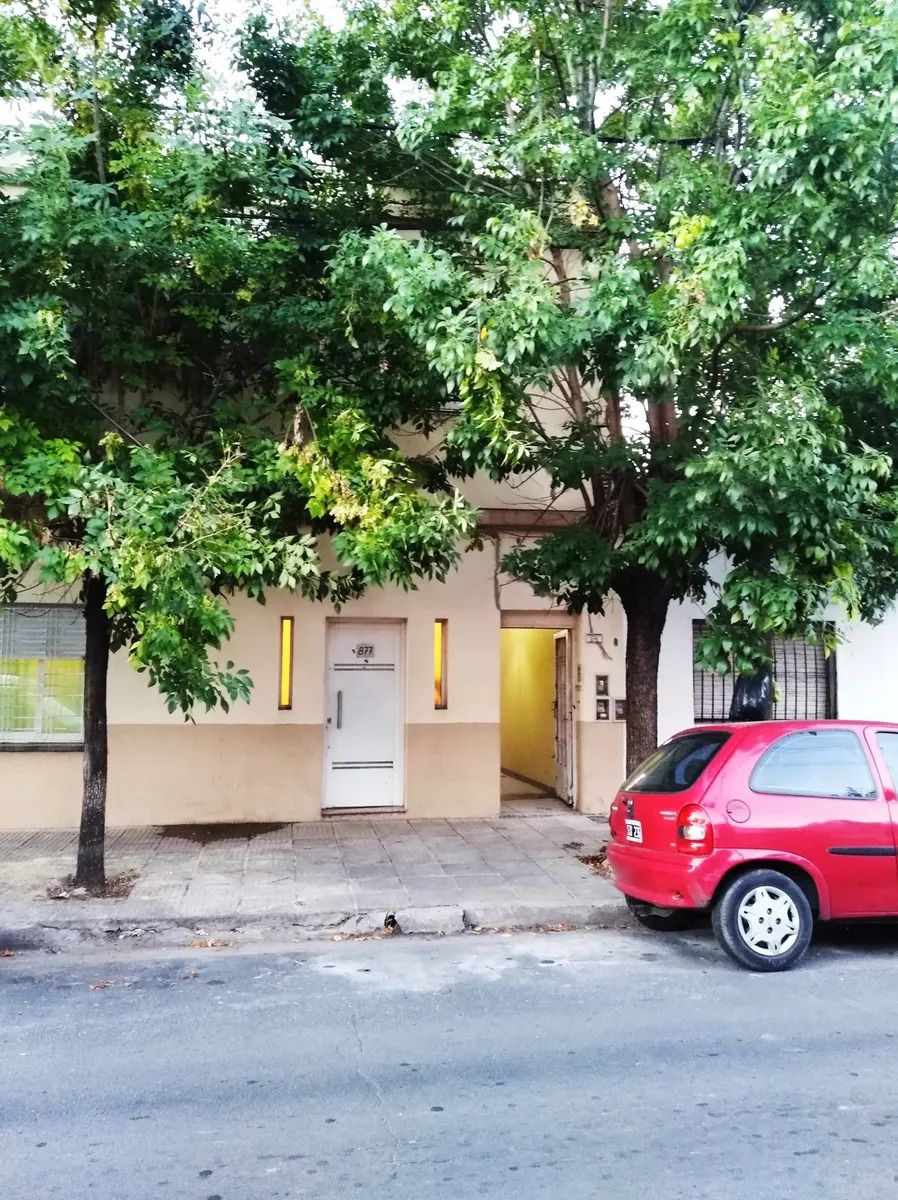 CASTELLI 875 · La Matanza — foto 27