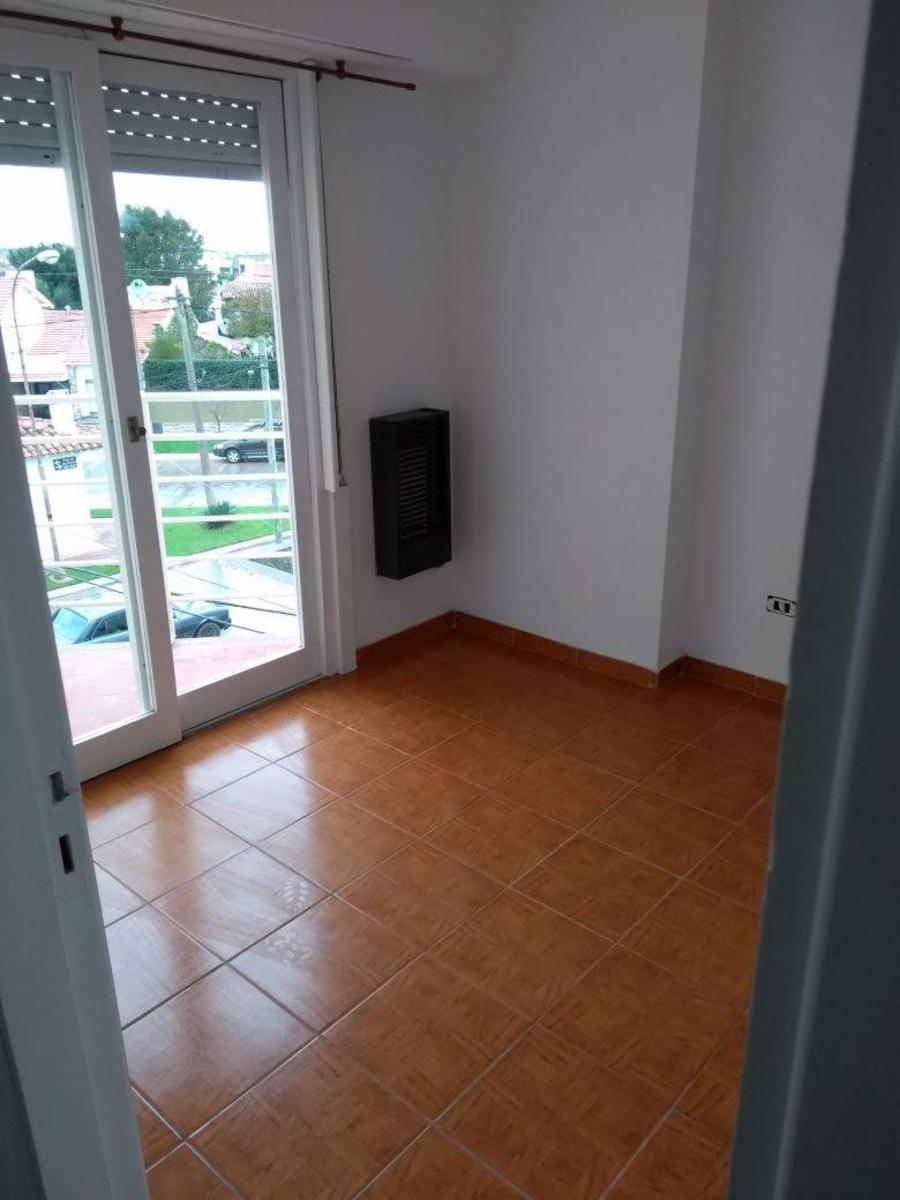 SE ALQUILA DEPARTAMENTO 3 AMBIENTES EN TORRE GEMELAS (DIAGONAL SAN MARTIN) $9000 EXPENSAS INCLUIDAS
