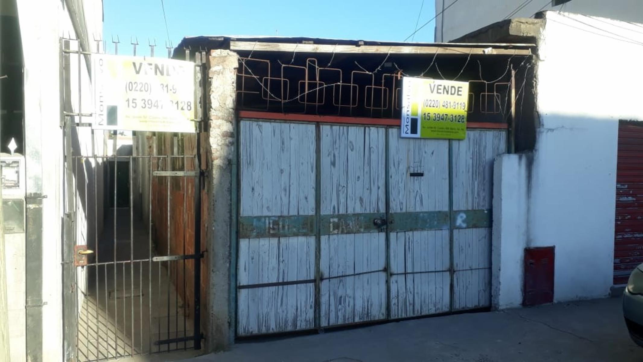 Dos casas y Local en Villa Luzuriaga