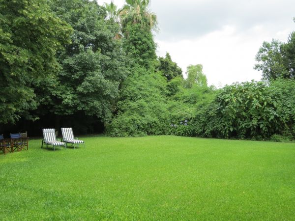 Importante Chalet con gran lote parquizado en zona recidencial