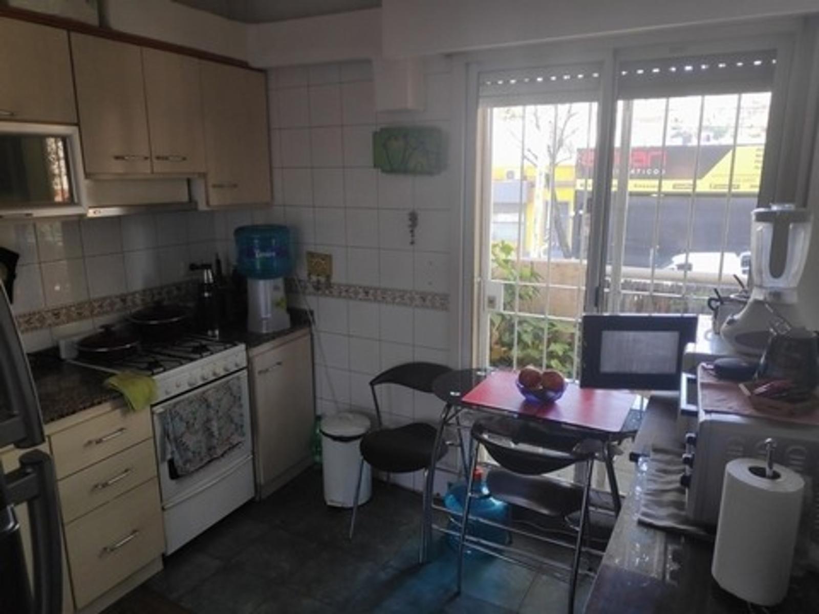 A. Thomas 2700 · Villa Urquiza — foto 4
